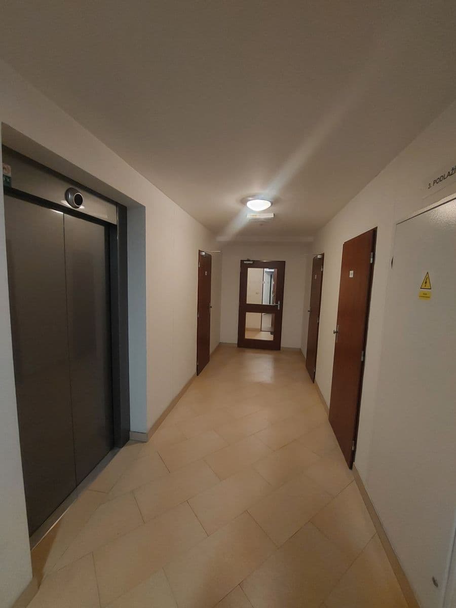 Pronájem bytu 2+kk 54 m², Modenská, Praha, Praha Pronájem bytu 2+kk 54 m², Modenská, Praha, Praha