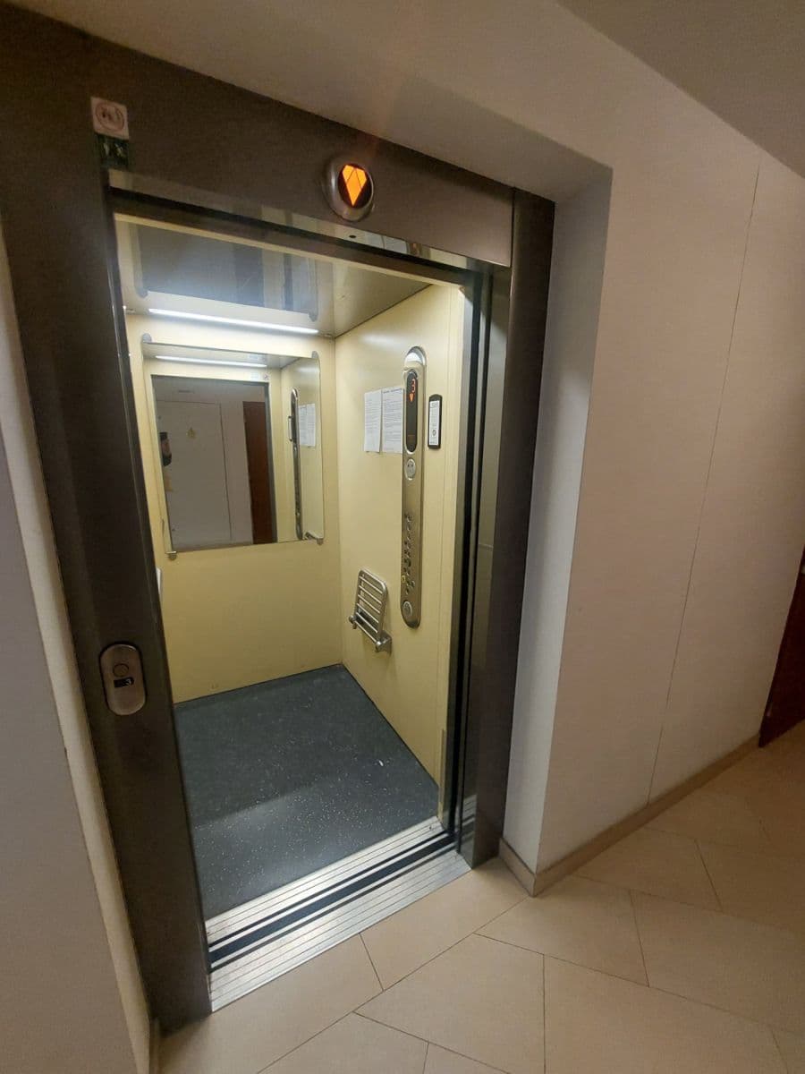 Pronájem bytu 2+kk 54 m², Modenská, Praha, Praha Pronájem bytu 2+kk 54 m², Modenská, Praha, Praha