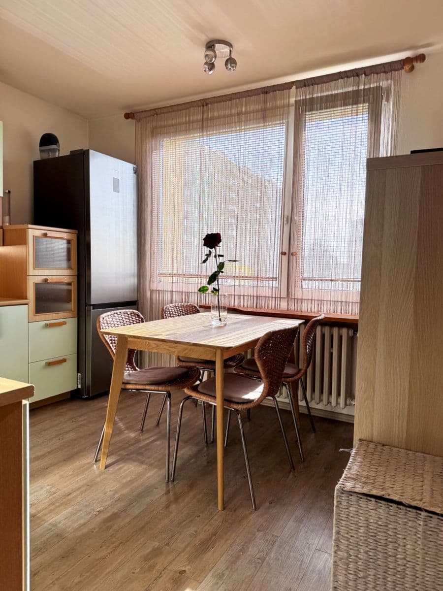 Pronájem bytu 3+1 75 m², Otradovická, Praha, Praha Pronájem bytu 3+1 75 m², Otradovická, Praha, Praha