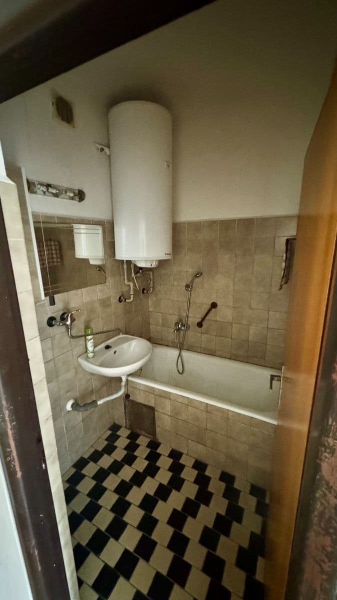 Prodej bytu 1+1 39 m², Víta Nejedlého, Chrudim, Pardubický kraj Prodej bytu 1+1 39 m², Víta Nejedlého, Chrudim, Pardubický kraj