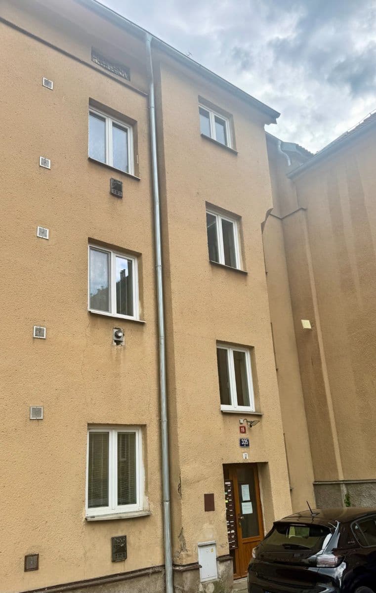 Prodej bytu 1+1 39 m², Víta Nejedlého, Chrudim, Pardubický kraj Prodej bytu 1+1 39 m², Víta Nejedlého, Chrudim, Pardubický kraj