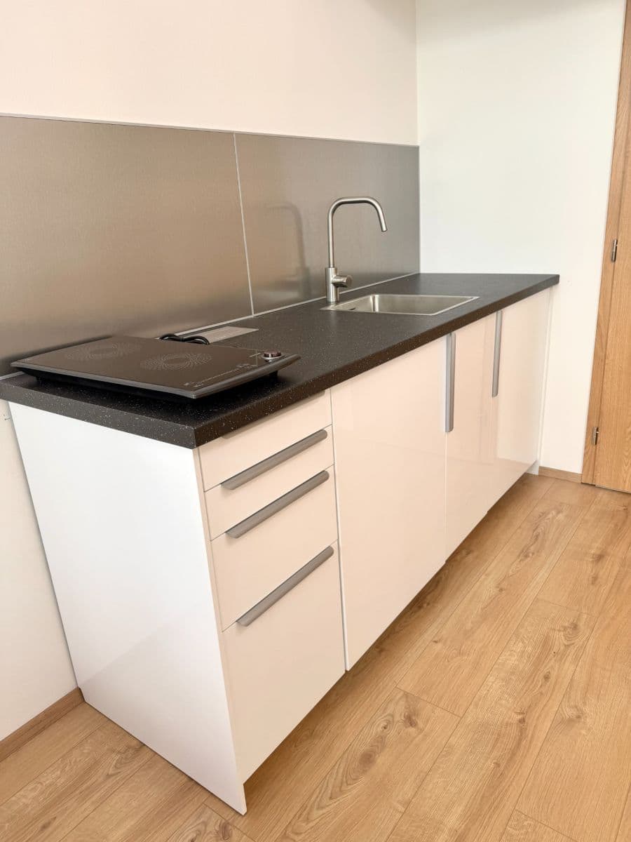 Pronájem bytu 1+kk 17 m², Sokolská, Praha, Praha Pronájem bytu 1+kk 17 m², Sokolská, Praha, Praha