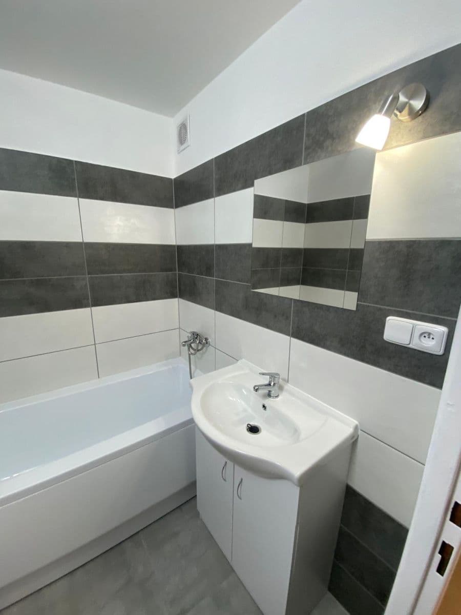 Pronájem bytu 3+kk 65 m², Papírníkova, Praha, Praha Pronájem bytu 3+kk 65 m², Papírníkova, Praha, Praha