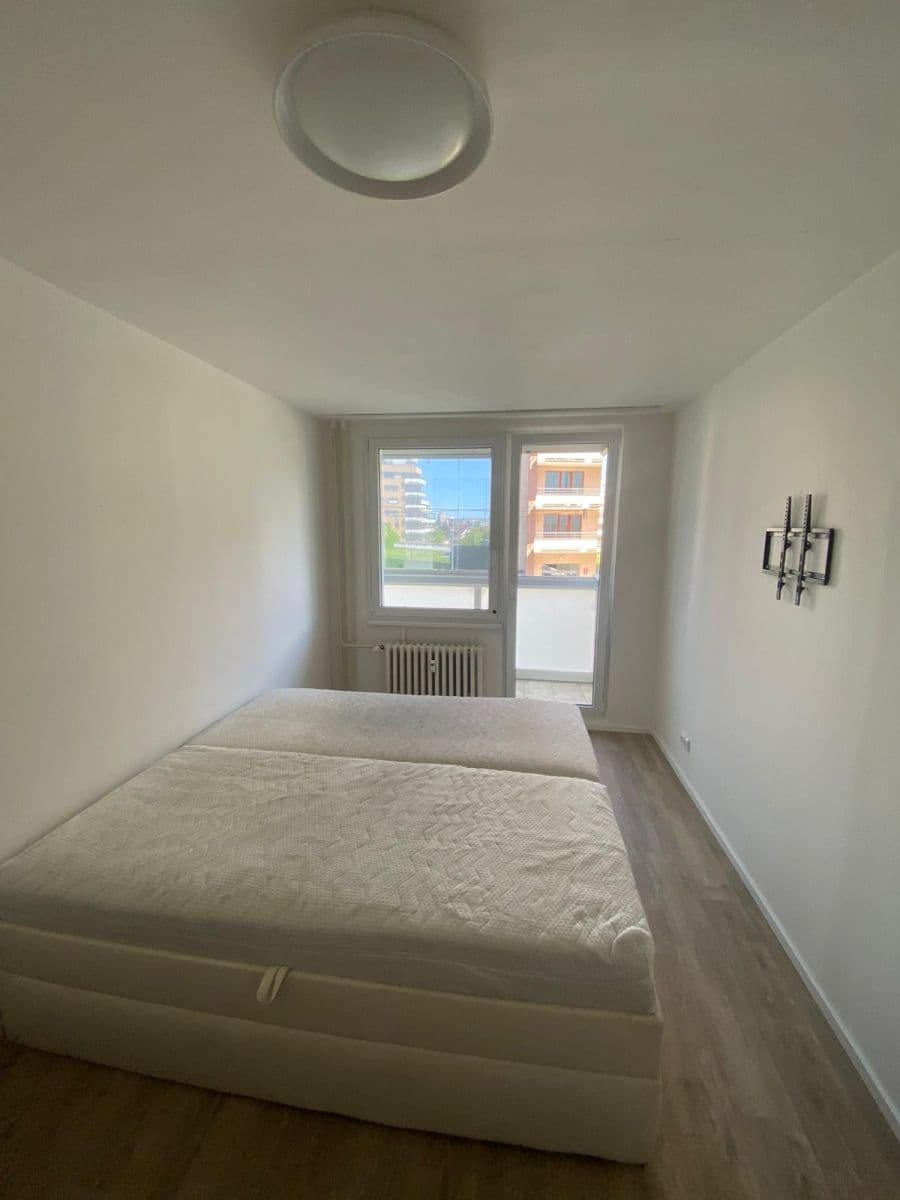 Pronájem bytu 3+kk 65 m², Papírníkova, Praha, Praha Pronájem bytu 3+kk 65 m², Papírníkova, Praha, Praha