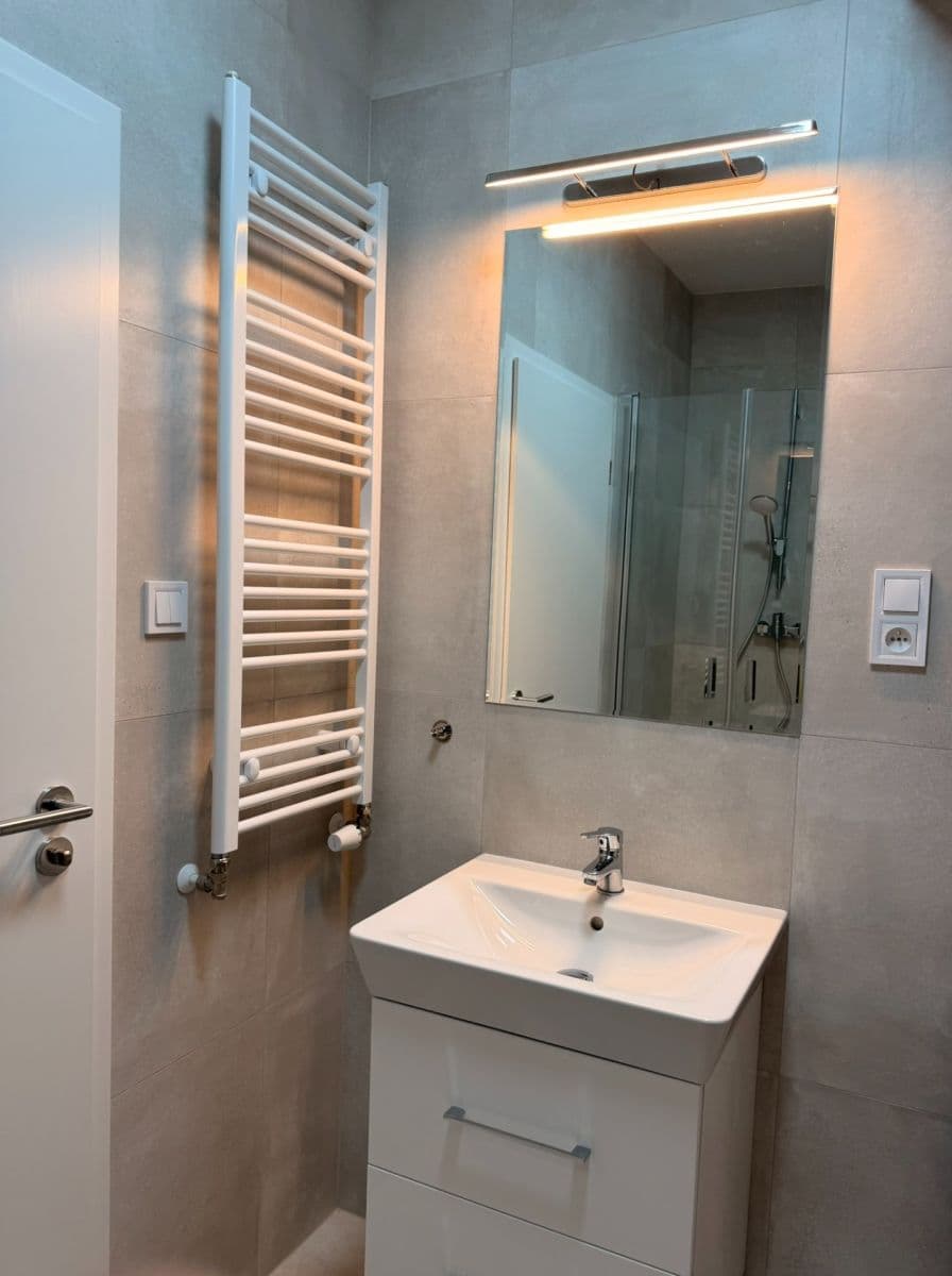 Pronájem bytu 1+kk 38 m², Kabešova, Praha, Praha Pronájem bytu 1+kk 38 m², Kabešova, Praha, Praha