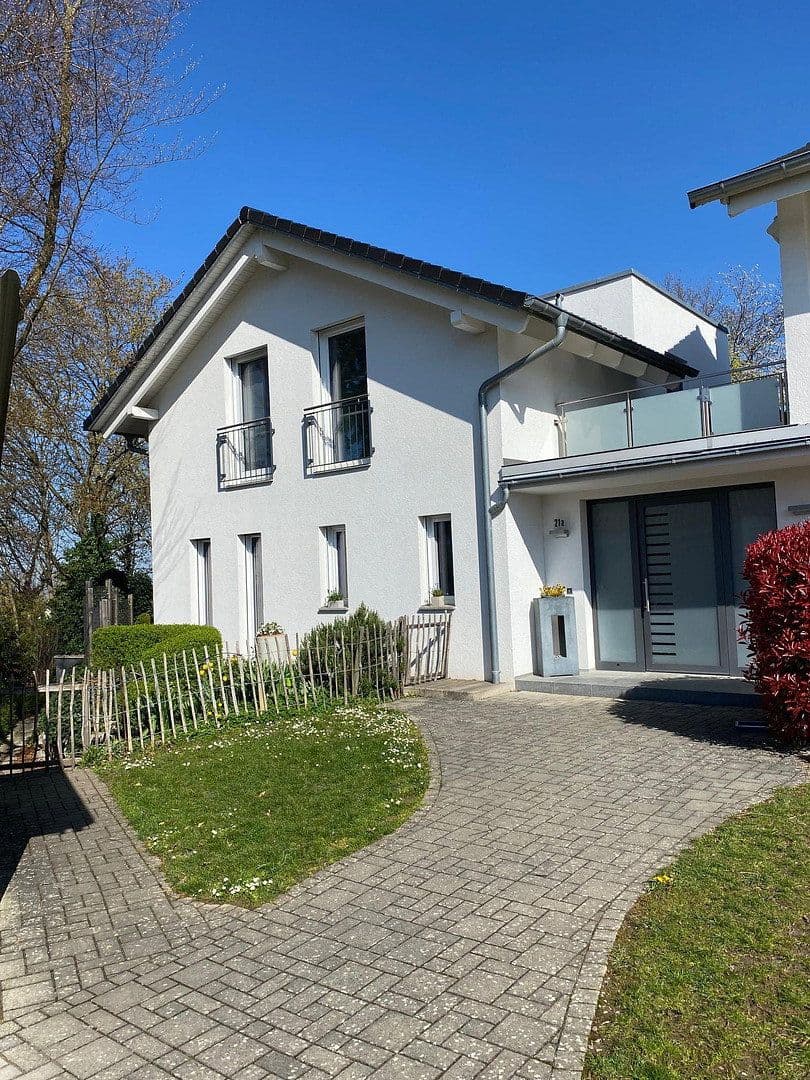 Prodej domu 140 m², pozemek 820 m², Müllheim im Markgräflerland, Bádensko-Württembersko Prodej domu 140 m², pozemek 820 m², Müllheim im Markgräflerland, Bádensko-Württembersko