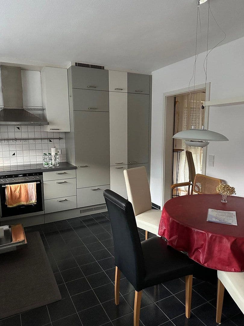 Prodej domu 173 m², pozemek 748 m², Jahnstraße 4/1, Markgröningen, Bádensko-Württembersko Prodej domu 173 m², pozemek 748 m², Jahnstraße 4/1, Markgröningen, Bádensko-Württembersko
