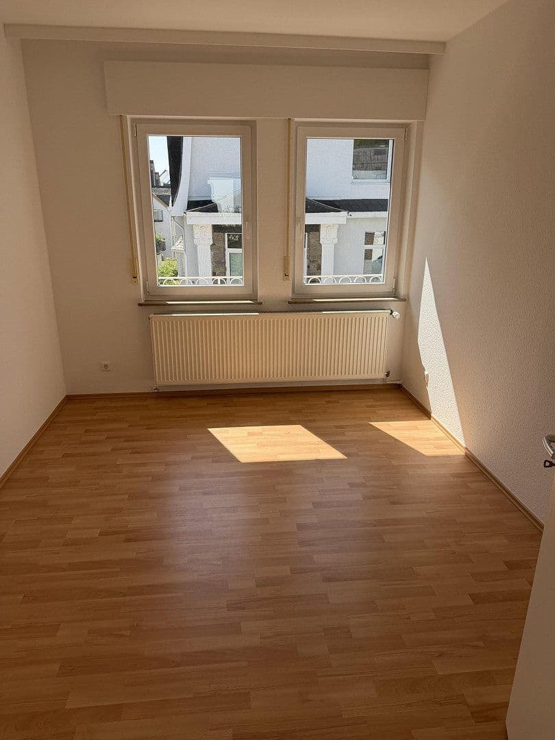 Pronájem bytu 3+1 70 m², D‘Estherstr.4, Vallendar, Porýní-Falc Pronájem bytu 3+1 70 m², D‘Estherstr.4, Vallendar, Porýní-Falc