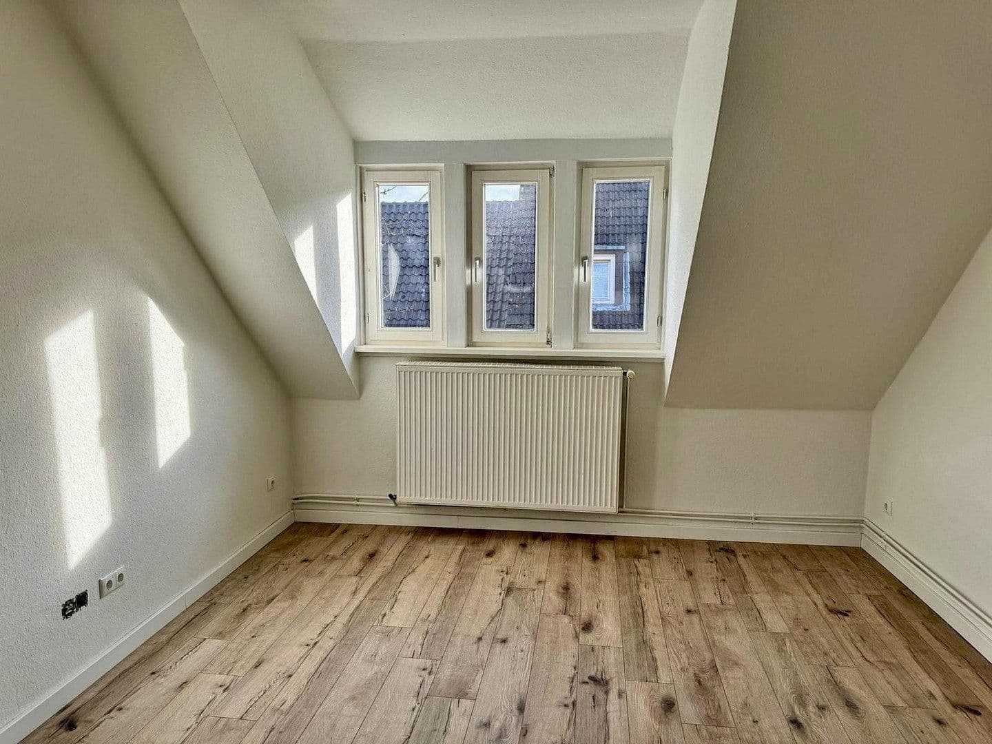 Pronájem bytu 2+1 76 m², Peiner Straße 34, Hildesheim, Dolní Sasko Pronájem bytu 2+1 76 m², Peiner Straße 34, Hildesheim, Dolní Sasko