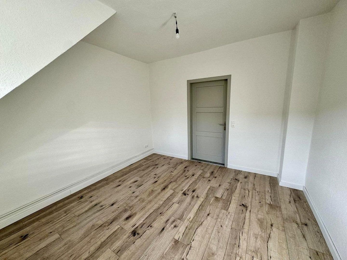 Pronájem bytu 2+1 76 m², Peiner Straße 34, Hildesheim, Dolní Sasko Pronájem bytu 2+1 76 m², Peiner Straße 34, Hildesheim, Dolní Sasko