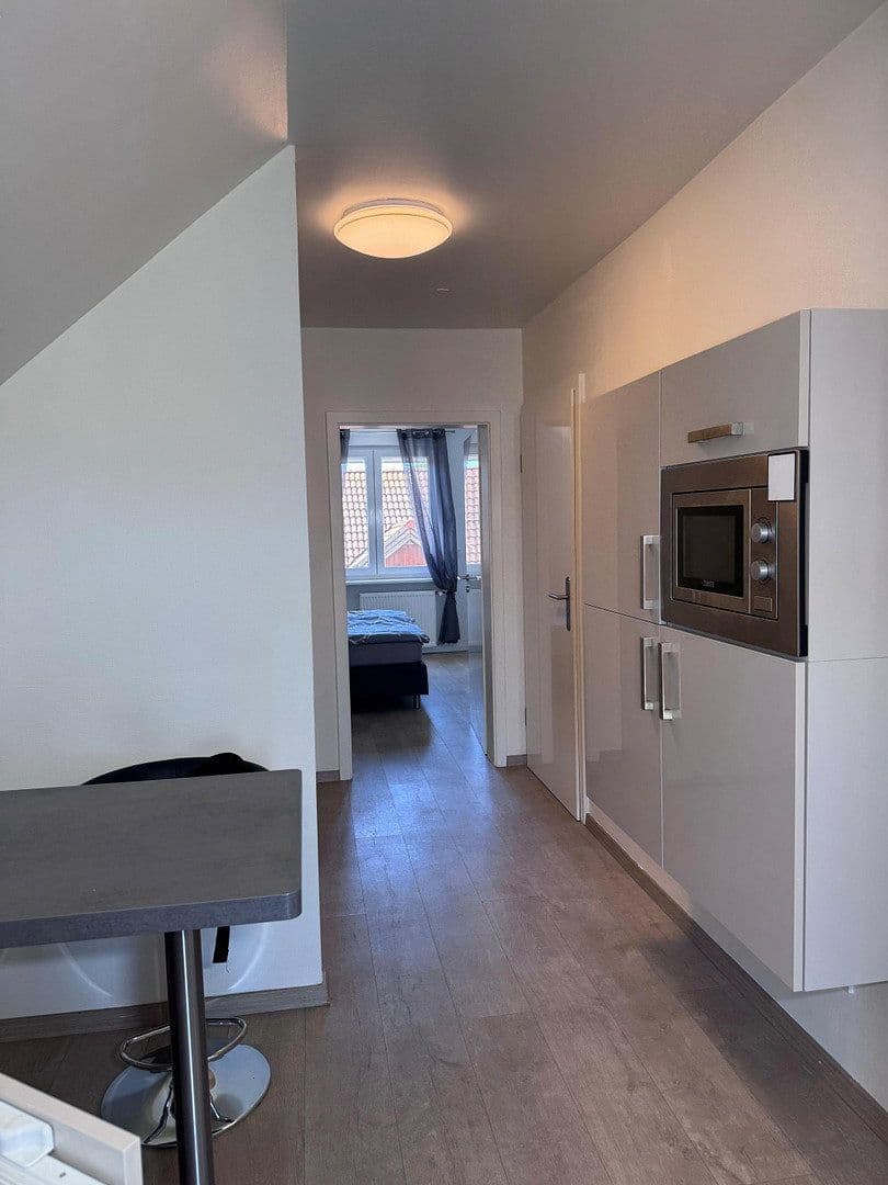 Pronájem bytu 1+1 30 m², Wilhelm-Kobelt-Str., Frankfurt am Main, Hessen Pronájem bytu 1+1 30 m², Wilhelm-Kobelt-Str., Frankfurt am Main, Hessen