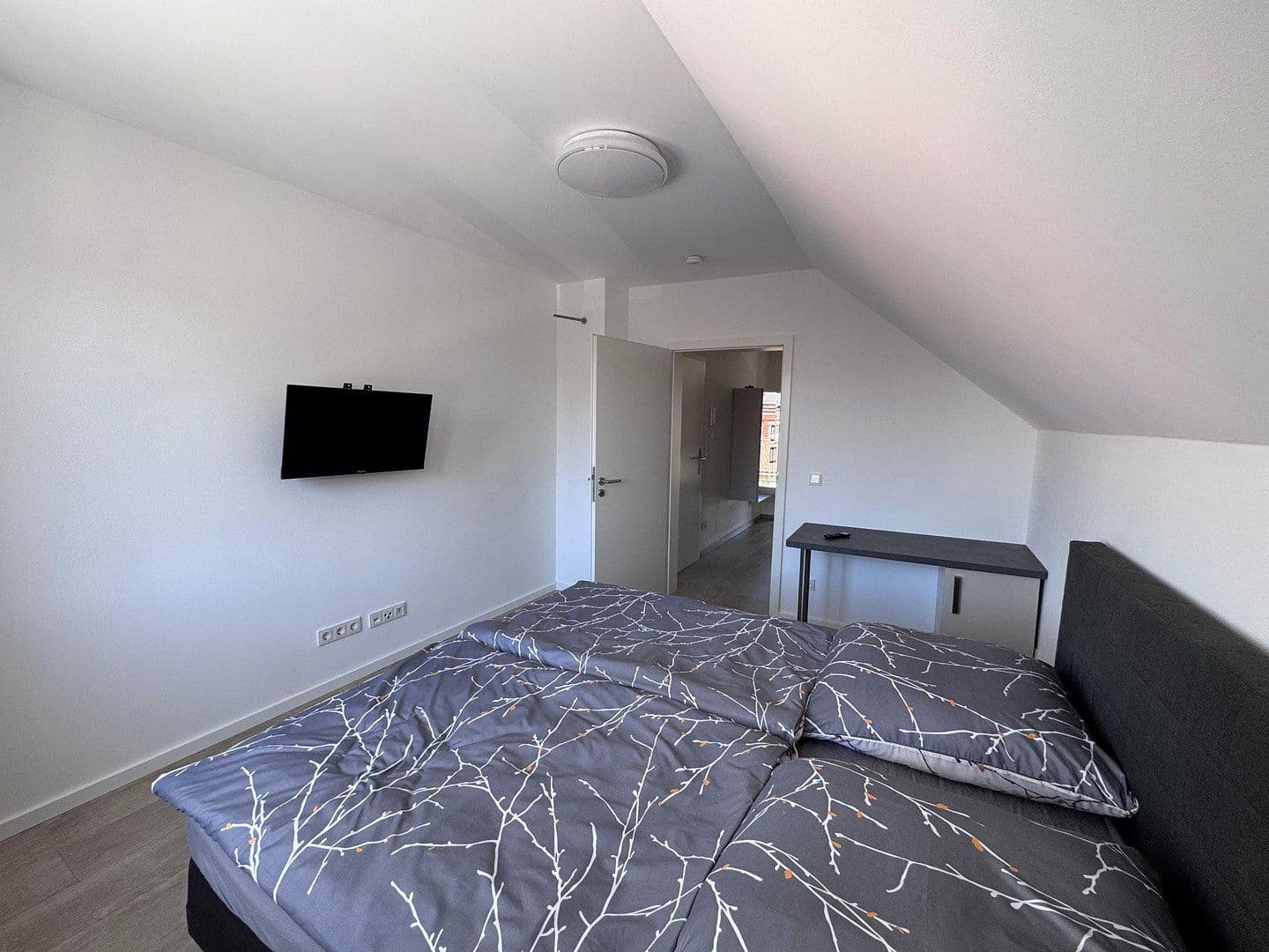 Pronájem bytu 1+1 30 m², Wilhelm-Kobelt-Str., Frankfurt am Main, Hessen Pronájem bytu 1+1 30 m², Wilhelm-Kobelt-Str., Frankfurt am Main, Hessen