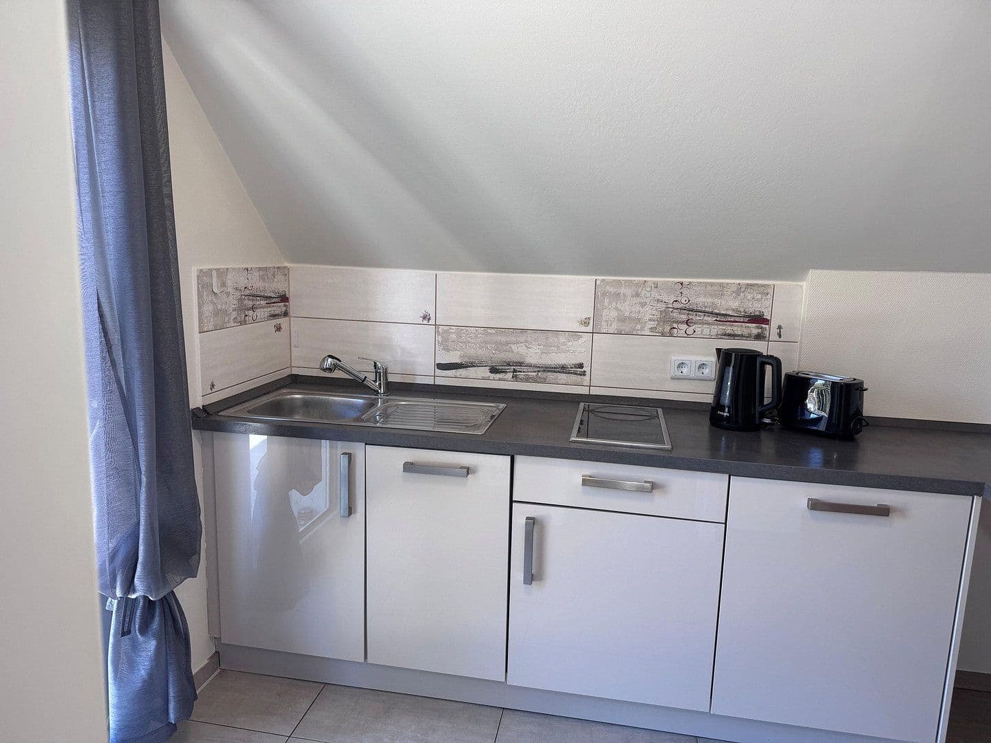 Pronájem bytu 1+1 30 m², Wilhelm-Kobelt-Str., Frankfurt am Main, Hessen Pronájem bytu 1+1 30 m², Wilhelm-Kobelt-Str., Frankfurt am Main, Hessen