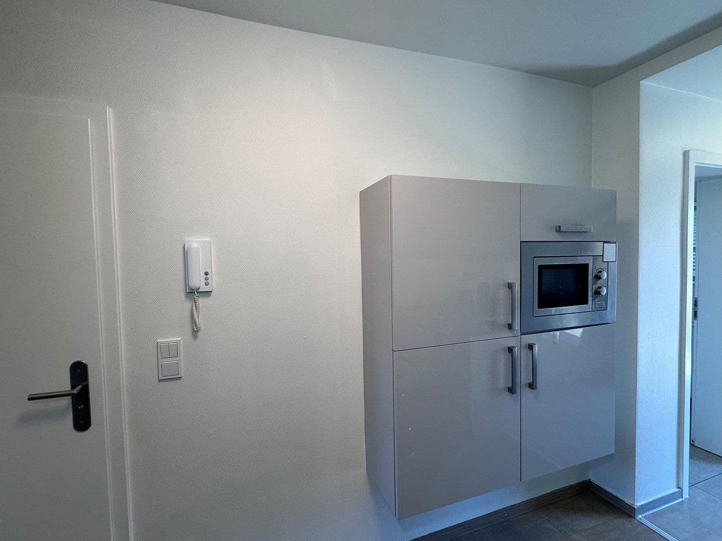 Pronájem bytu 1+1 30 m², Wilhelm-Kobelt-Str., Frankfurt am Main, Hessen Pronájem bytu 1+1 30 m², Wilhelm-Kobelt-Str., Frankfurt am Main, Hessen