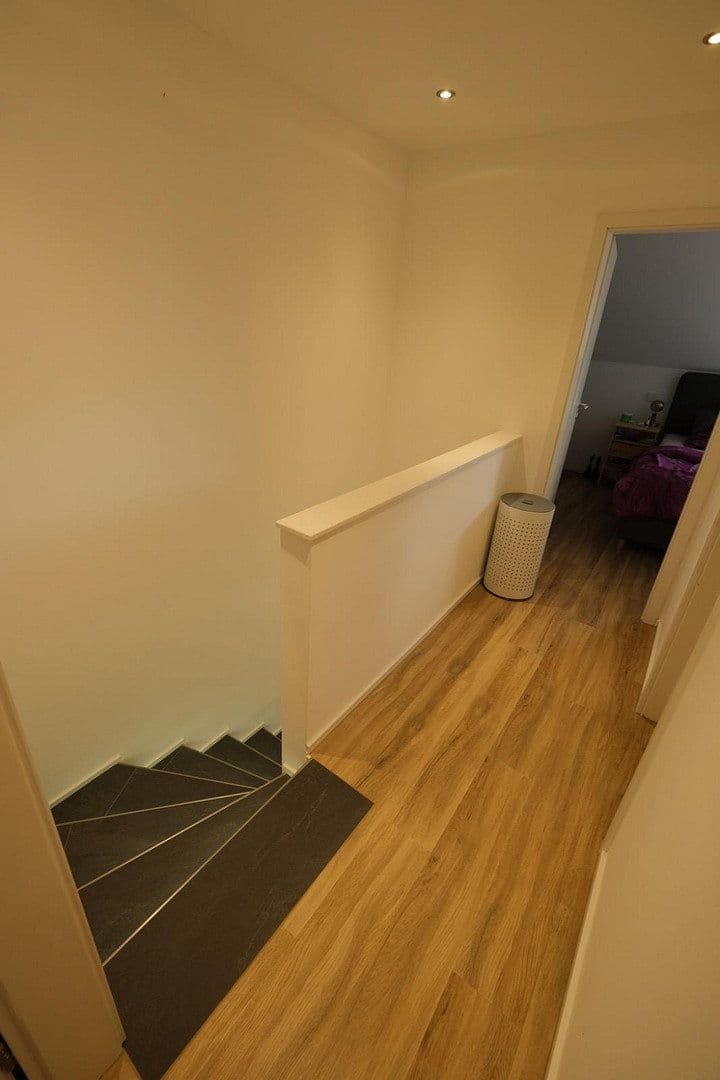 Pronájem bytu 3+1 76 m², Köln, Severní Porýní-Vestfálsko Pronájem bytu 3+1 76 m², Köln, Severní Porýní-Vestfálsko