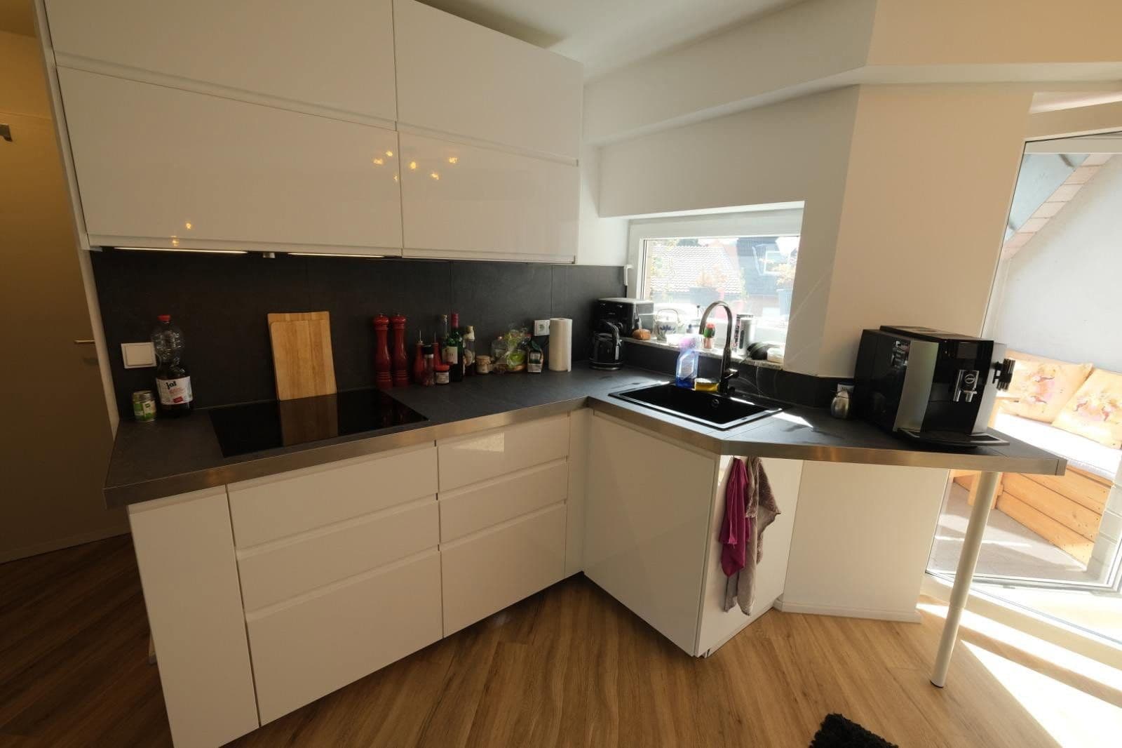 Pronájem bytu 3+1 76 m², Köln, Severní Porýní-Vestfálsko Pronájem bytu 3+1 76 m², Köln, Severní Porýní-Vestfálsko