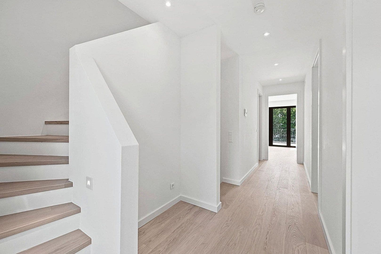 Prodej domu 243 m², pozemek 276 m², Sembdnerstraße 8, Germering, Bavorsko Prodej domu 243 m², pozemek 276 m², Sembdnerstraße 8, Germering, Bavorsko