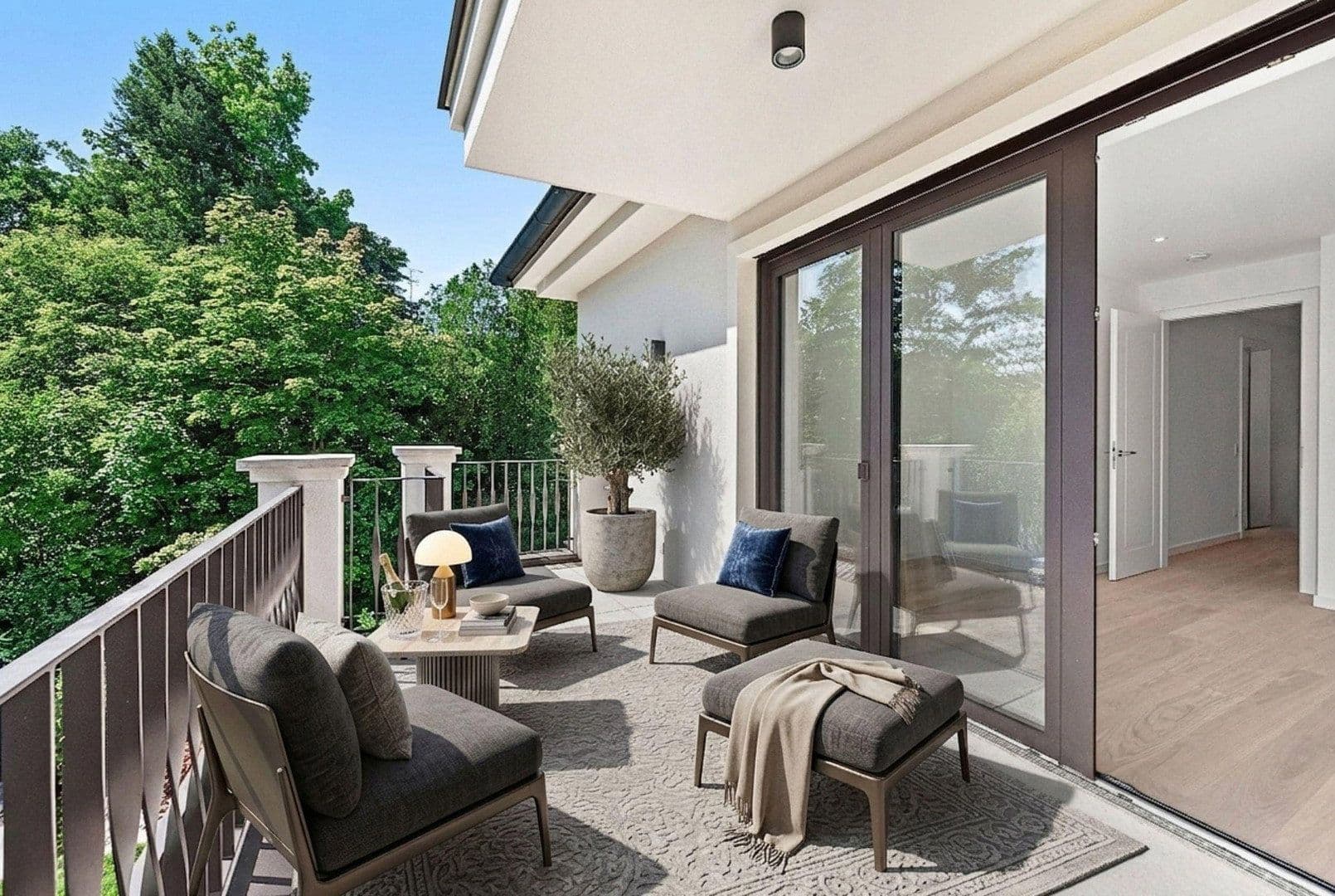 Prodej domu 243 m², pozemek 276 m², Sembdnerstraße 8, Germering, Bavorsko Prodej domu 243 m², pozemek 276 m², Sembdnerstraße 8, Germering, Bavorsko