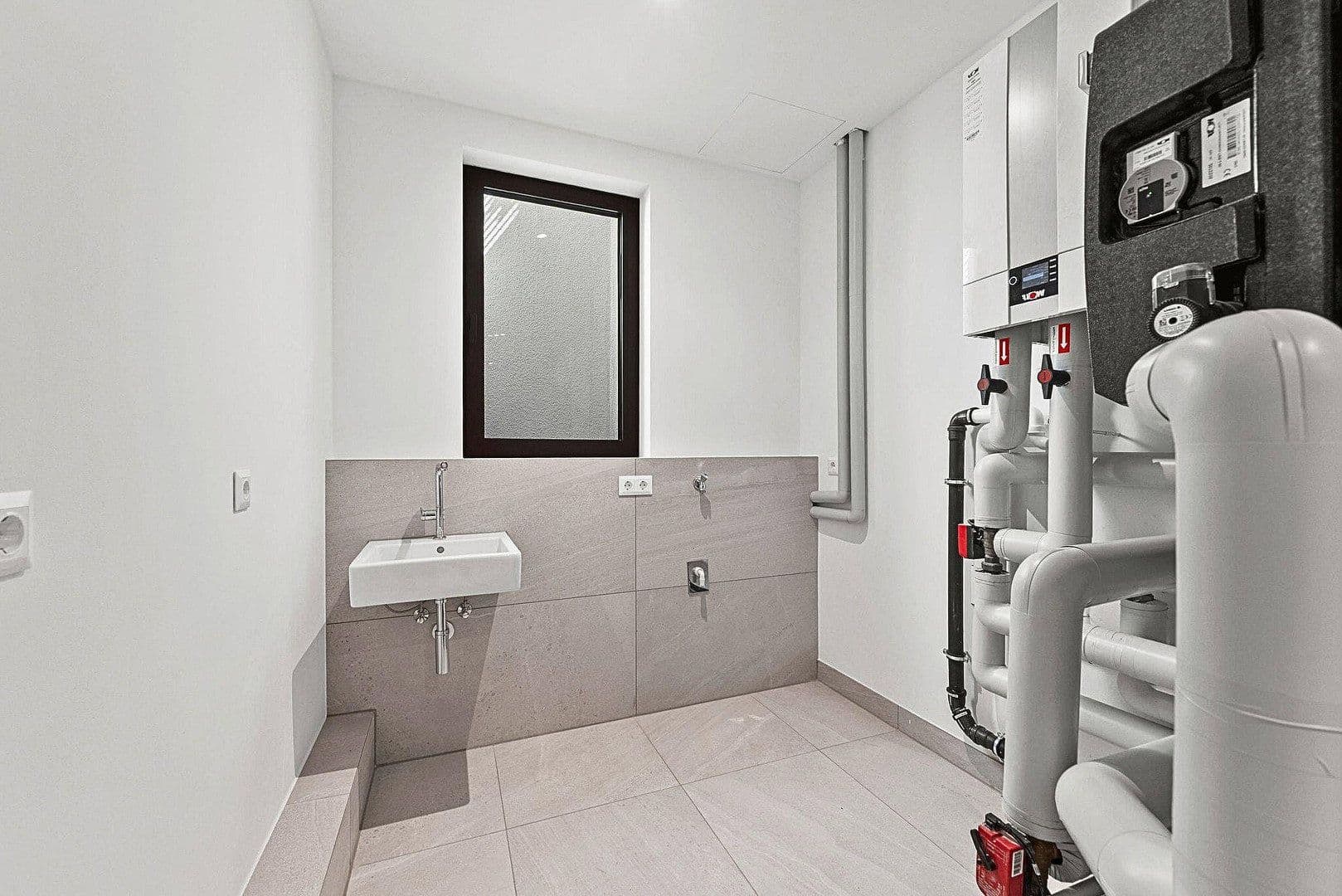 Prodej domu 243 m², pozemek 276 m², Sembdnerstraße 8, Germering, Bavorsko Prodej domu 243 m², pozemek 276 m², Sembdnerstraße 8, Germering, Bavorsko