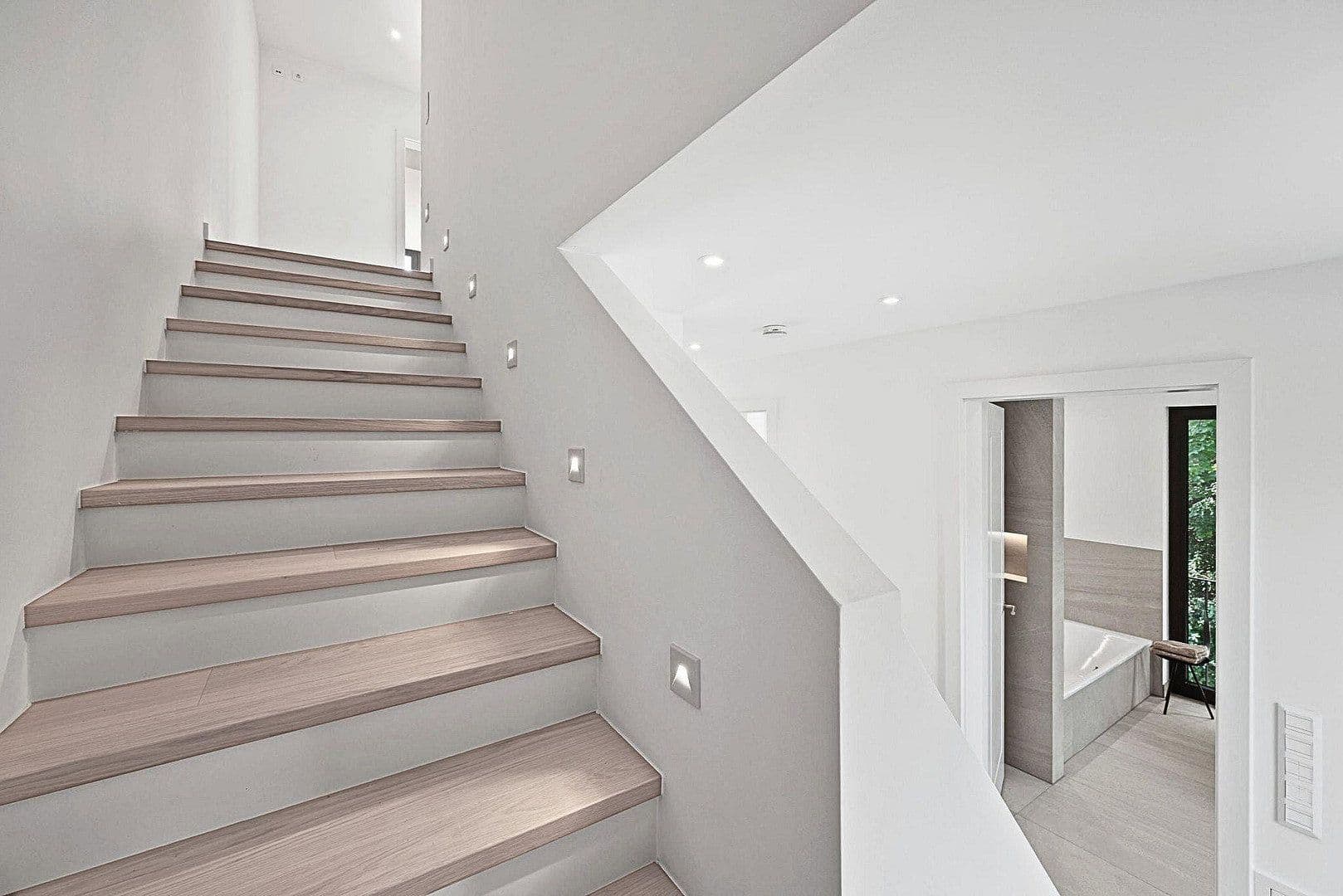 Prodej domu 243 m², pozemek 276 m², Sembdnerstraße 8, Germering, Bavorsko Prodej domu 243 m², pozemek 276 m², Sembdnerstraße 8, Germering, Bavorsko