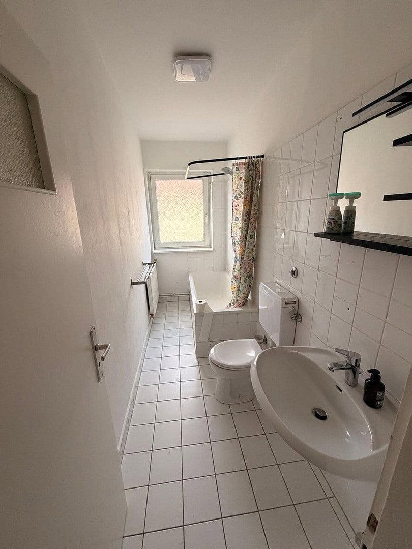 Pronájem bytu 2+1 55 m², Zwinglistr.6, Hannover, Dolní Sasko Pronájem bytu 2+1 55 m², Zwinglistr.6, Hannover, Dolní Sasko