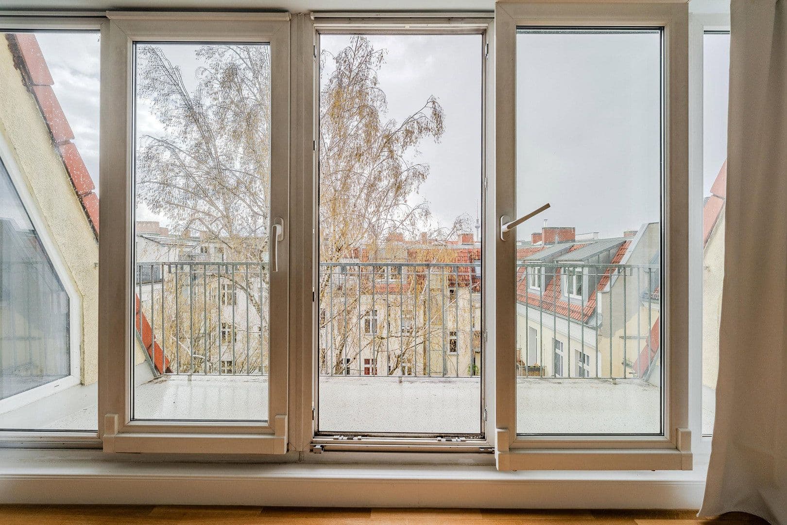 Prodej bytu 3+1 97 m², Berlin, Berlín Prodej bytu 3+1 97 m², Berlin, Berlín