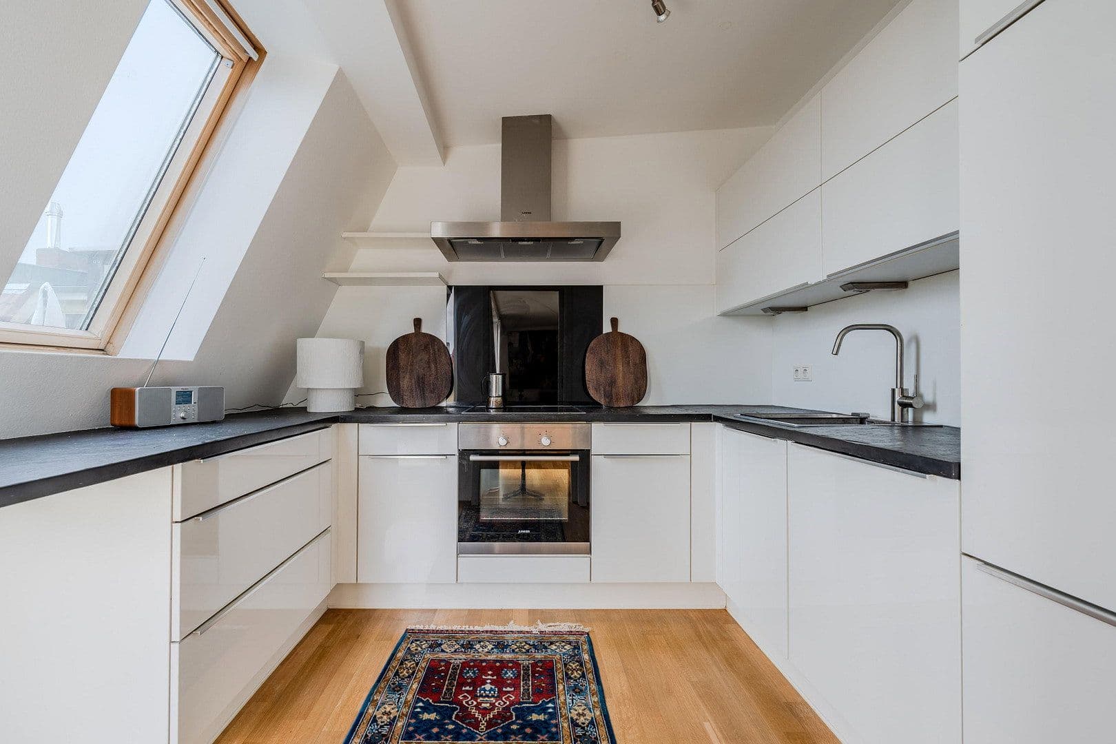 Prodej bytu 3+1 97 m², Berlin, Berlín Prodej bytu 3+1 97 m², Berlin, Berlín