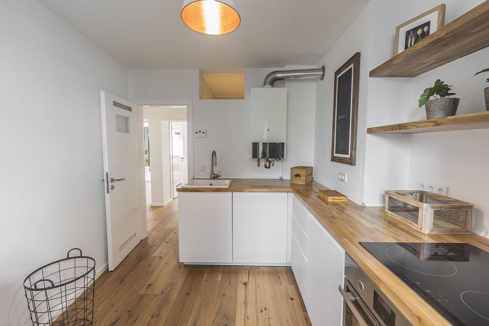 Pronájem bytu 2+1 56 m², Gladbacherstr. 27, Düsseldorf, Severní Porýní-Vestfálsko Pronájem bytu 2+1 56 m², Gladbacherstr. 27, Düsseldorf, Severní Porýní-Vestfálsko