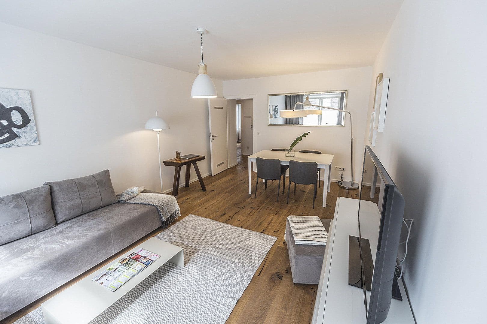 Pronájem bytu 2+1 56 m², Gladbacherstr. 27, Düsseldorf, Severní Porýní-Vestfálsko Pronájem bytu 2+1 56 m², Gladbacherstr. 27, Düsseldorf, Severní Porýní-Vestfálsko