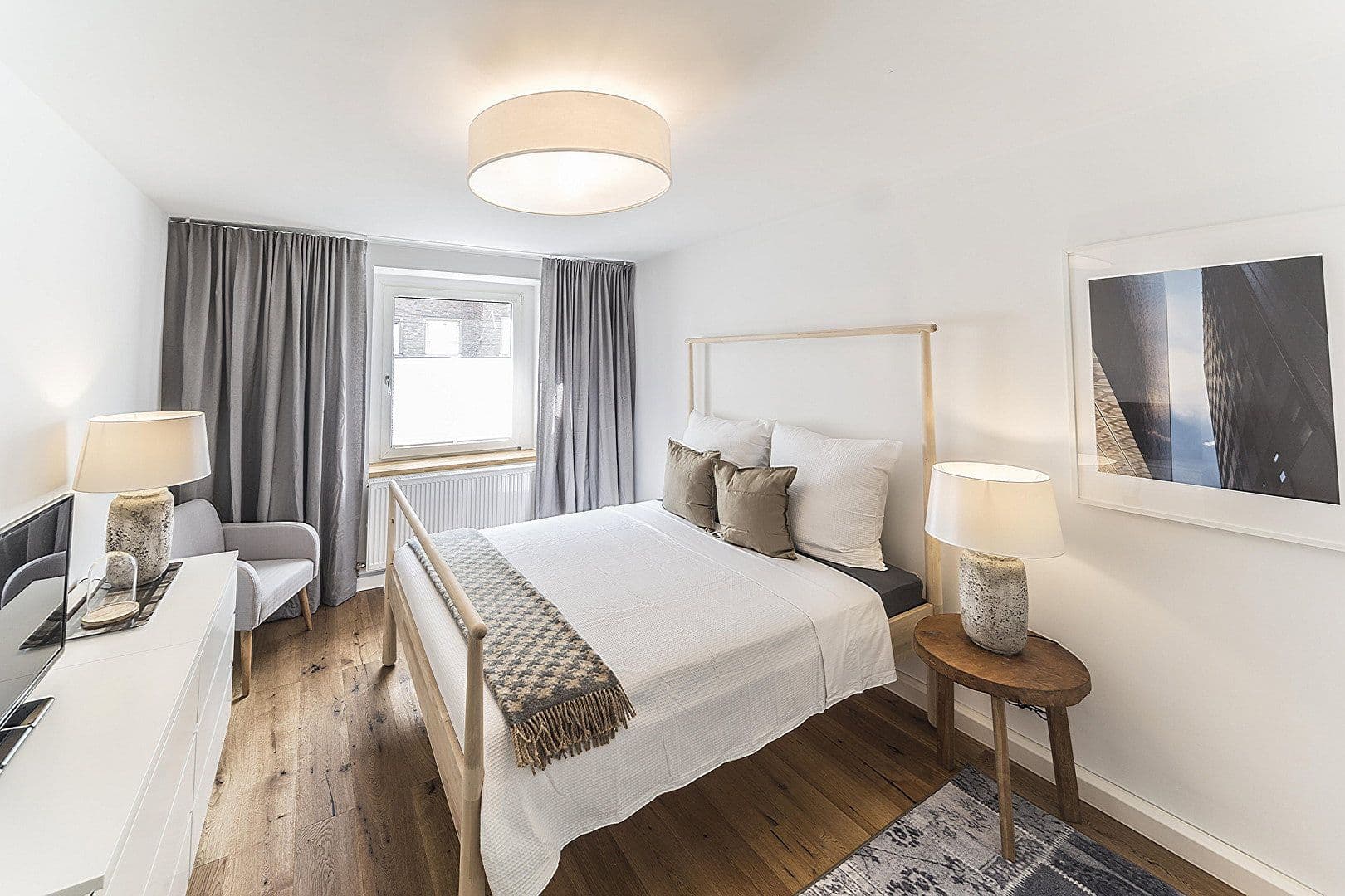 Pronájem bytu 2+1 56 m², Gladbacherstr. 27, Düsseldorf, Severní Porýní-Vestfálsko Pronájem bytu 2+1 56 m², Gladbacherstr. 27, Düsseldorf, Severní Porýní-Vestfálsko