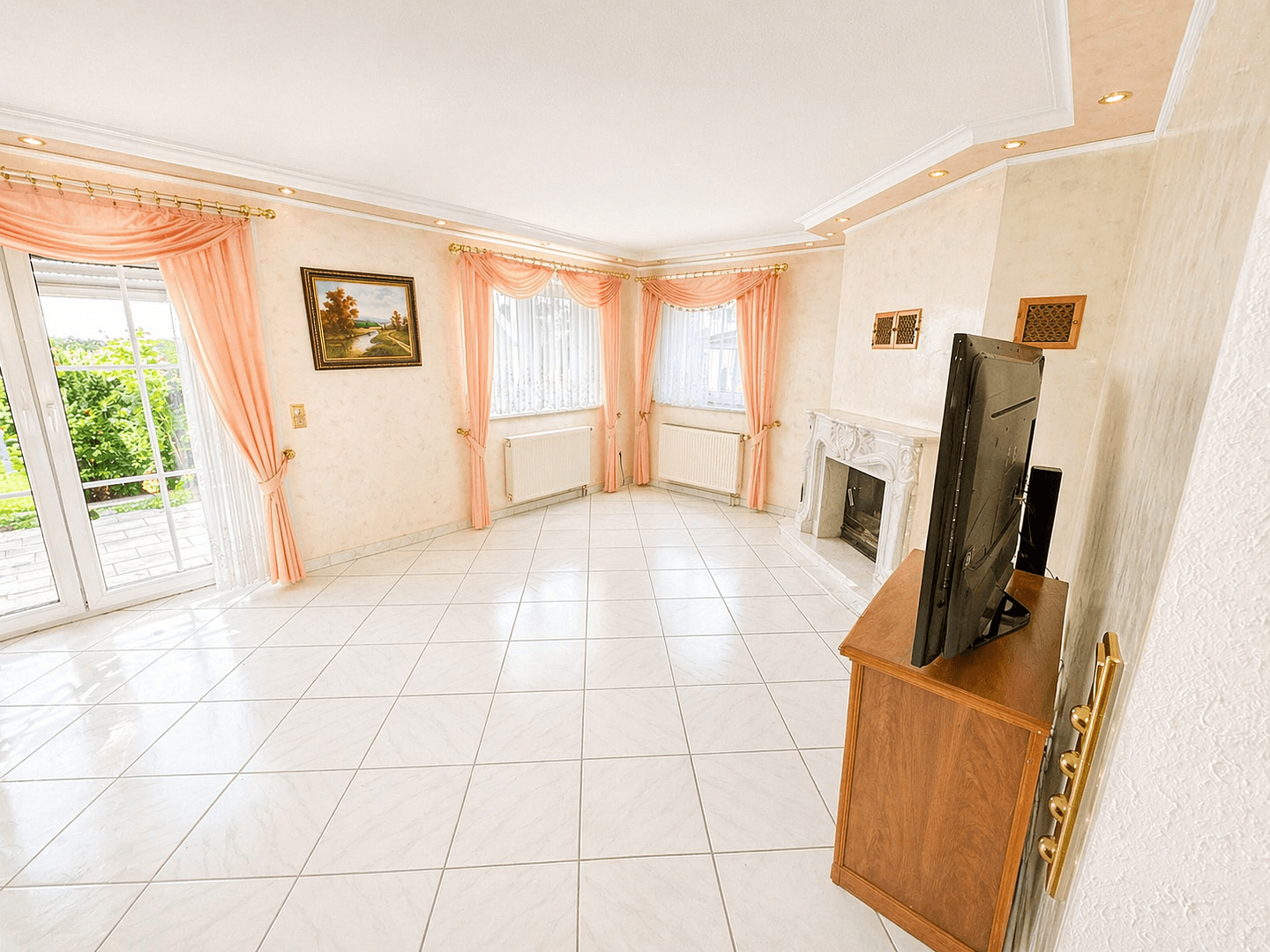 Prodej domu 105 m², pozemek 490 m², Mecklenburgerstr. 29, Langenzenn, Bavorsko Prodej domu 105 m², pozemek 490 m², Mecklenburgerstr. 29, Langenzenn, Bavorsko