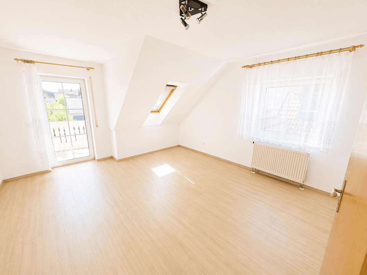 Prodej domu 105 m², pozemek 490 m², Mecklenburgerstr. 29, Langenzenn, Bavorsko Prodej domu 105 m², pozemek 490 m², Mecklenburgerstr. 29, Langenzenn, Bavorsko