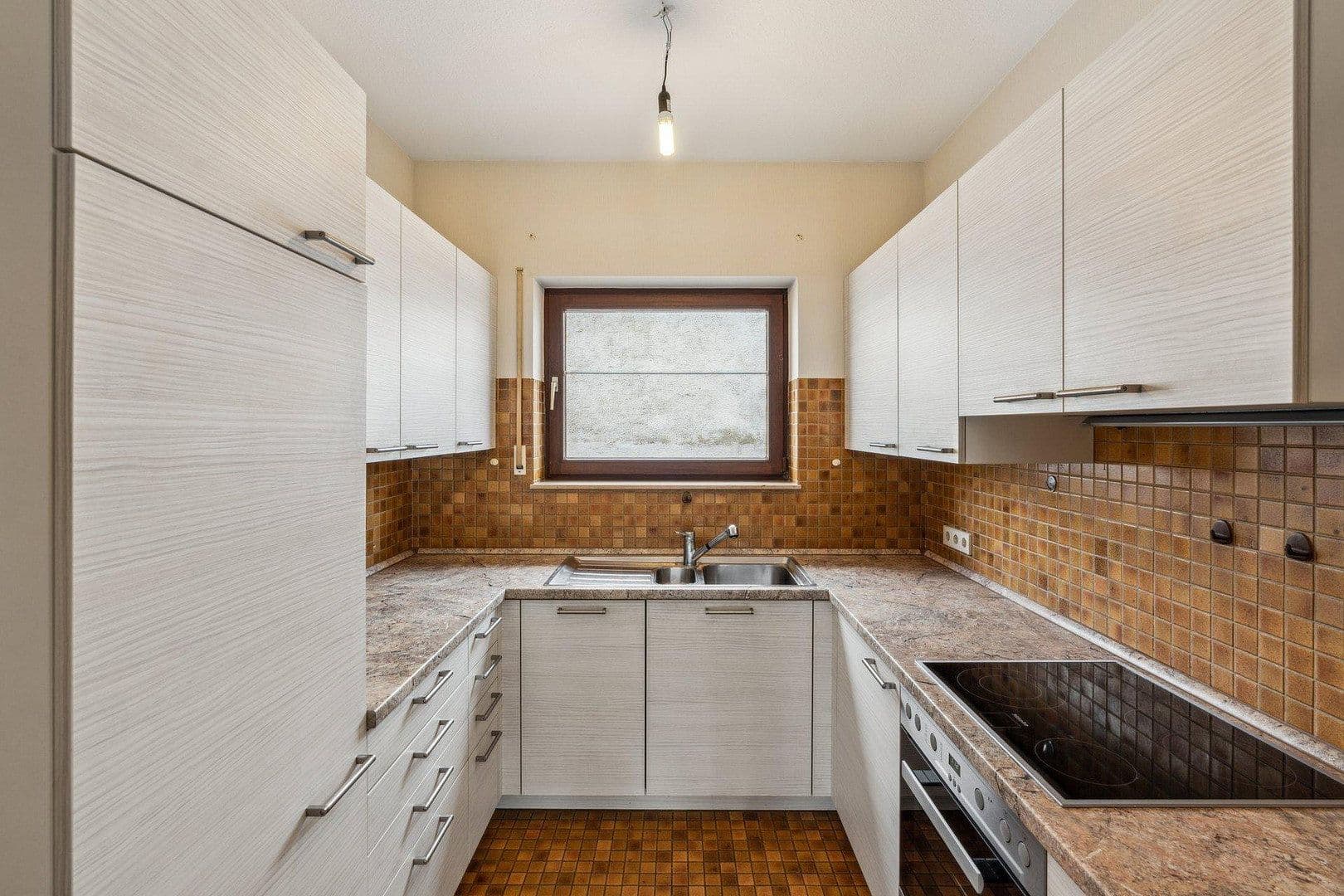 Prodej domu 140 m², pozemek 774 m², Erbach, Bádensko-Württembersko Prodej domu 140 m², pozemek 774 m², Erbach, Bádensko-Württembersko