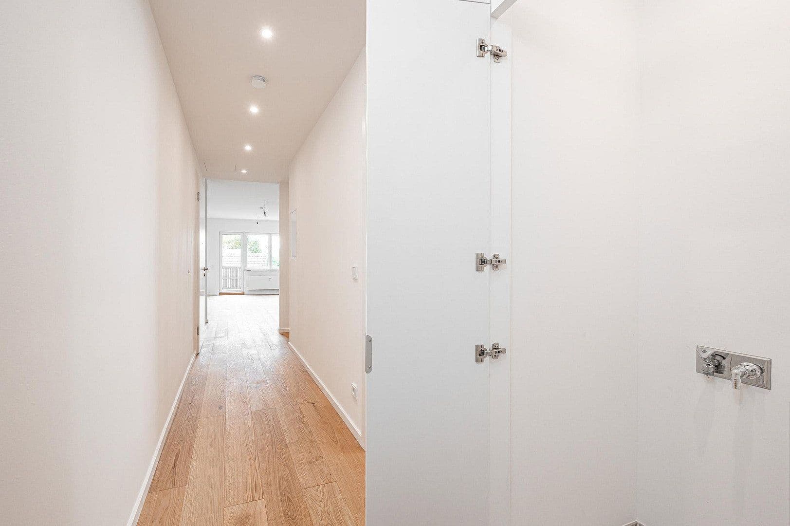 Prodej bytu 2+1 65 m², Leydenallee 37, Berlin, Berlín Prodej bytu 2+1 65 m², Leydenallee 37, Berlin, Berlín