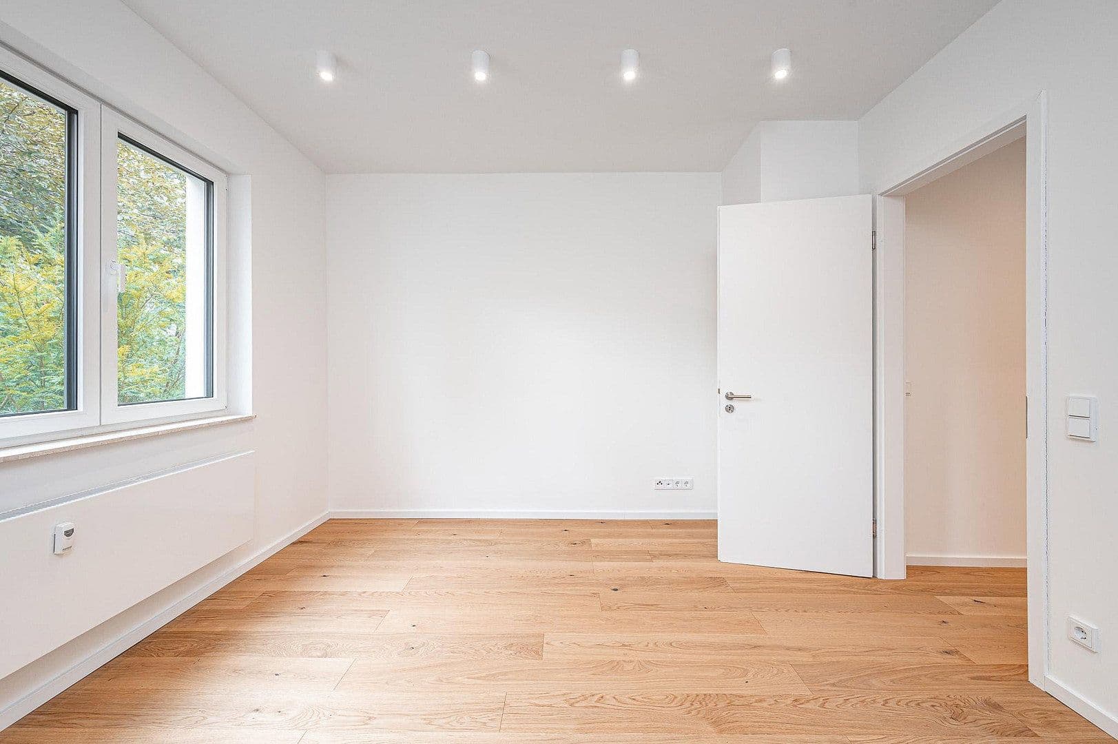 Prodej bytu 2+1 65 m², Leydenallee 37, Berlin, Berlín Prodej bytu 2+1 65 m², Leydenallee 37, Berlin, Berlín