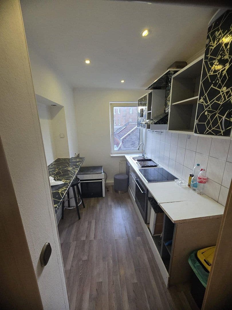 Pronájem bytu 2+1 40 m², Platenstr. 16, Nürnberg, Bavorsko Pronájem bytu 2+1 40 m², Platenstr. 16, Nürnberg, Bavorsko