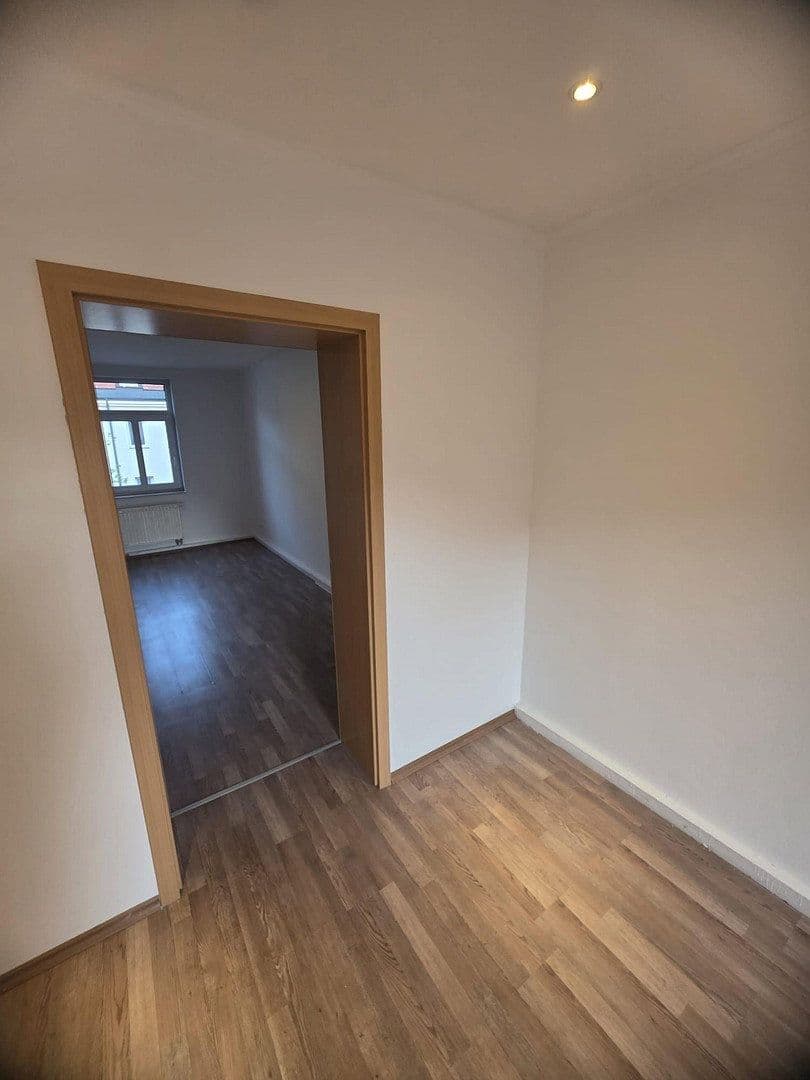 Pronájem bytu 2+1 40 m², Platenstr. 16, Nürnberg, Bavorsko Pronájem bytu 2+1 40 m², Platenstr. 16, Nürnberg, Bavorsko