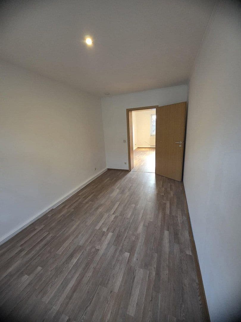 Pronájem bytu 2+1 40 m², Platenstr. 16, Nürnberg, Bavorsko Pronájem bytu 2+1 40 m², Platenstr. 16, Nürnberg, Bavorsko