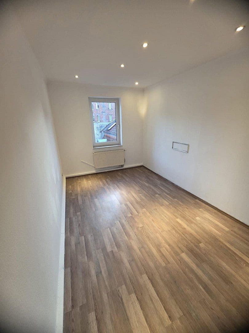 Pronájem bytu 2+1 40 m², Platenstr. 16, Nürnberg, Bavorsko Pronájem bytu 2+1 40 m², Platenstr. 16, Nürnberg, Bavorsko