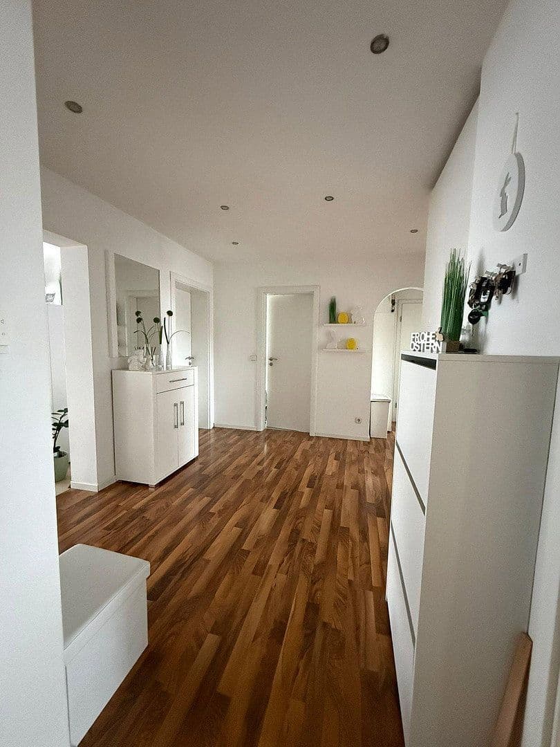 Prodej bytu 4+1 98 m², Öhringen, Bádensko-Württembersko Prodej bytu 4+1 98 m², Öhringen, Bádensko-Württembersko