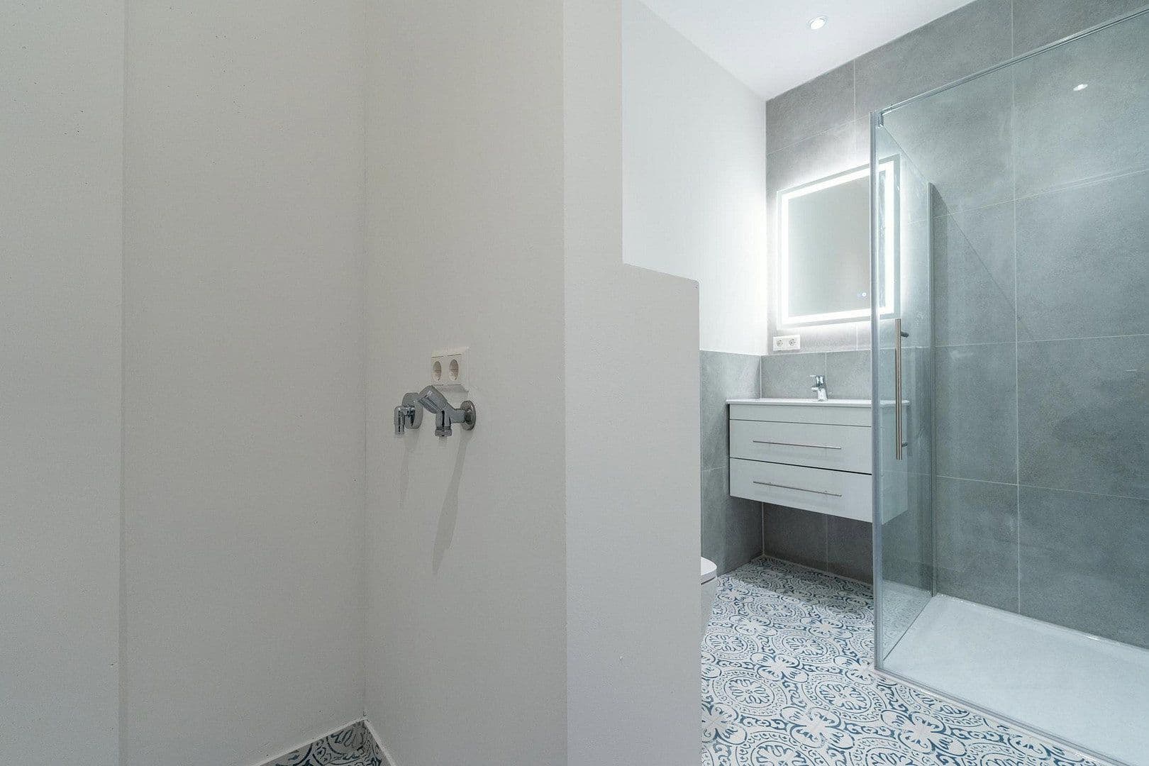 Pronájem bytu 5+1 131 m², Burgstallstrasse 35, Stuttgart, Bádensko-Württembersko Pronájem bytu 5+1 131 m², Burgstallstrasse 35, Stuttgart, Bádensko-Württembersko