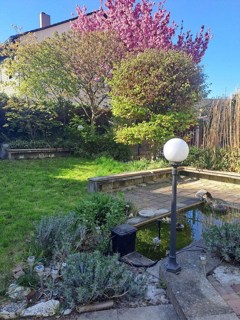 Prodej domu 172 m², pozemek 386 m², Raiffeisenstraße 10, Bonstetten, Bavorsko Prodej domu 172 m², pozemek 386 m², Raiffeisenstraße 10, Bonstetten, Bavorsko