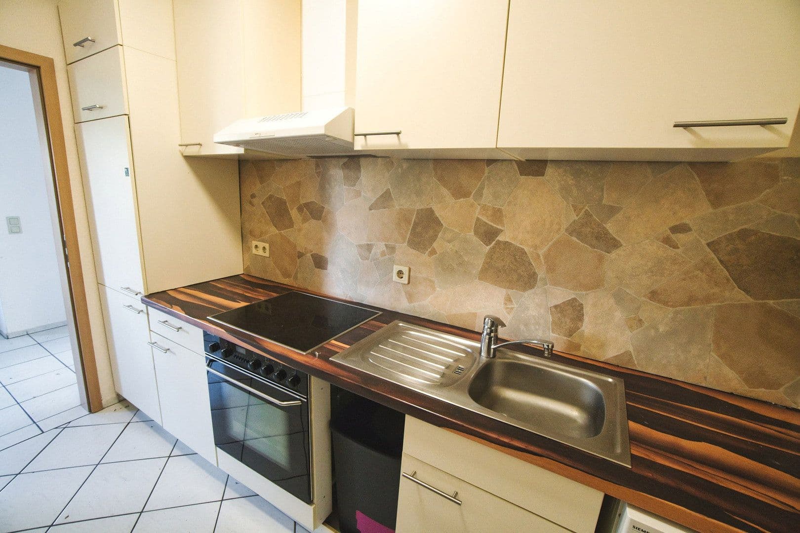 Pronájem bytu 3+1 98 m², Glücksstädter Straße 19, Weddelbrook, Šlesvicko-Holštýnsko Pronájem bytu 3+1 98 m², Glücksstädter Straße 19, Weddelbrook, Šlesvicko-Holštýnsko