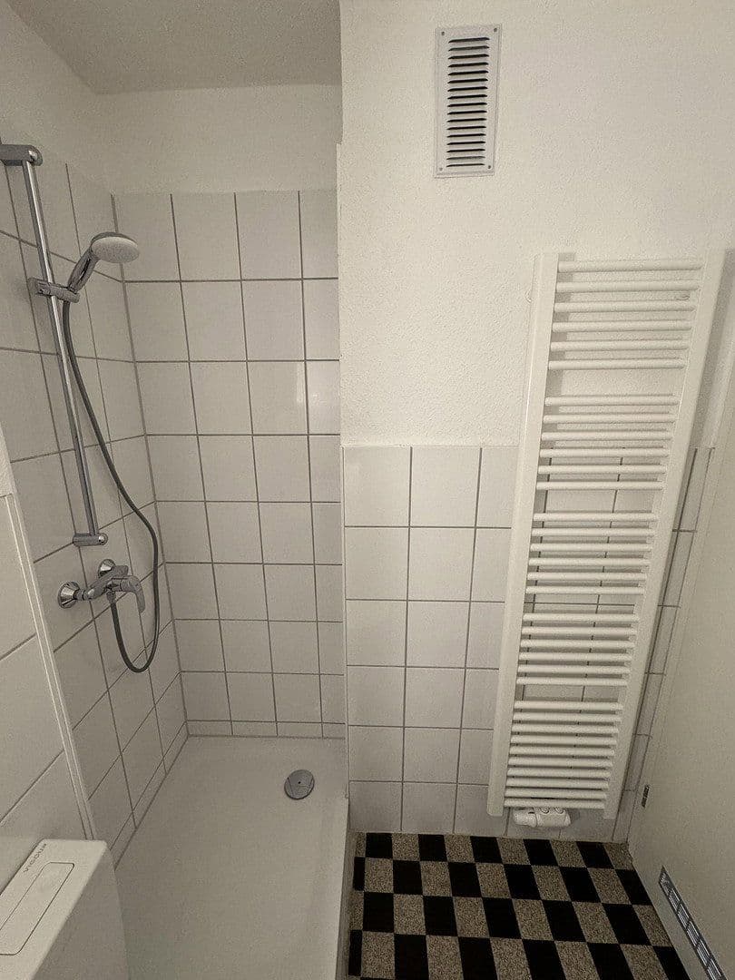 Pronájem bytu 1+1 33 m², Oberhausen, Severní Porýní-Vestfálsko Pronájem bytu 1+1 33 m², Oberhausen, Severní Porýní-Vestfálsko