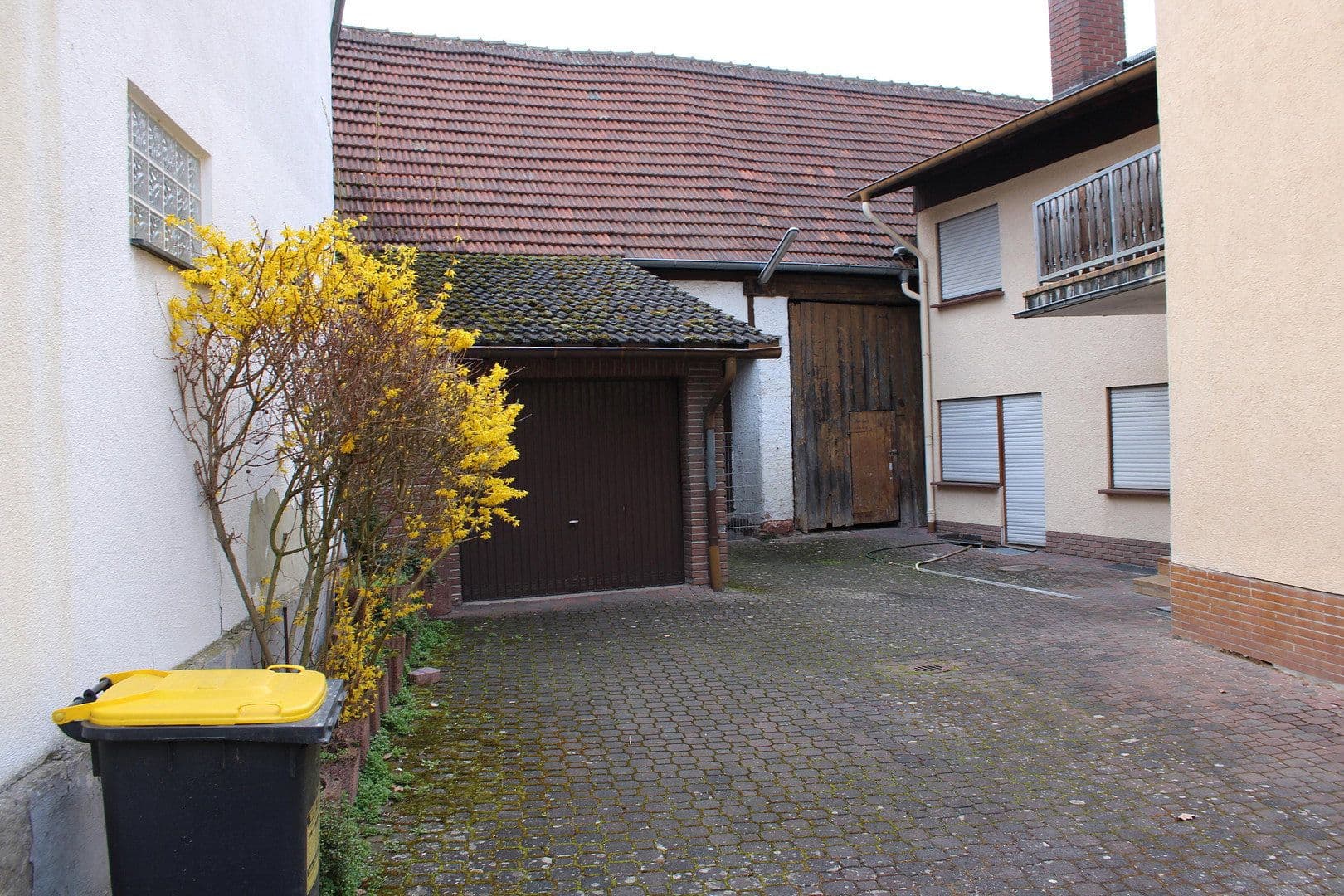 Prodej domu 291 m², pozemek 292 m², Stockstadt am Rhein, Hessen Prodej domu 291 m², pozemek 292 m², Stockstadt am Rhein, Hessen
