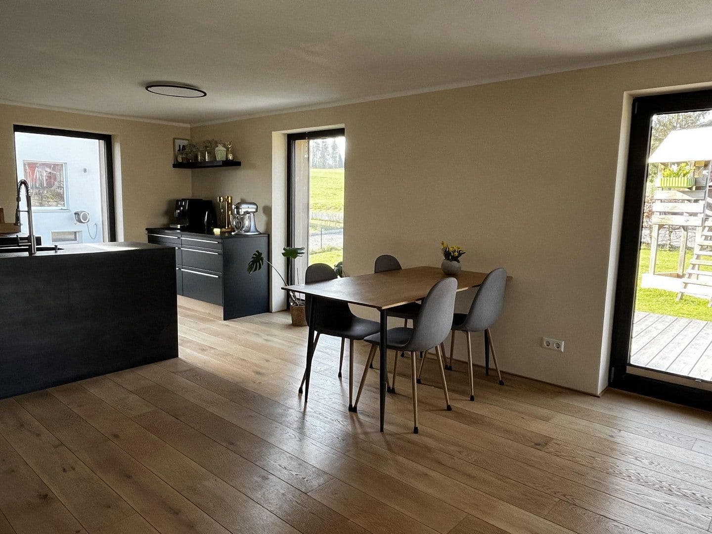 Prodej domu 141 m², pozemek 618 m², Leutkirch im Allgäu, Bádensko-Württembersko Prodej domu 141 m², pozemek 618 m², Leutkirch im Allgäu, Bádensko-Württembersko