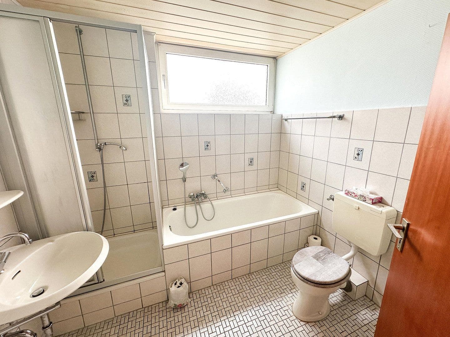 Pronájem bytu 4+1 106 m², Neuwied, Porýní-Falc Pronájem bytu 4+1 106 m², Neuwied, Porýní-Falc