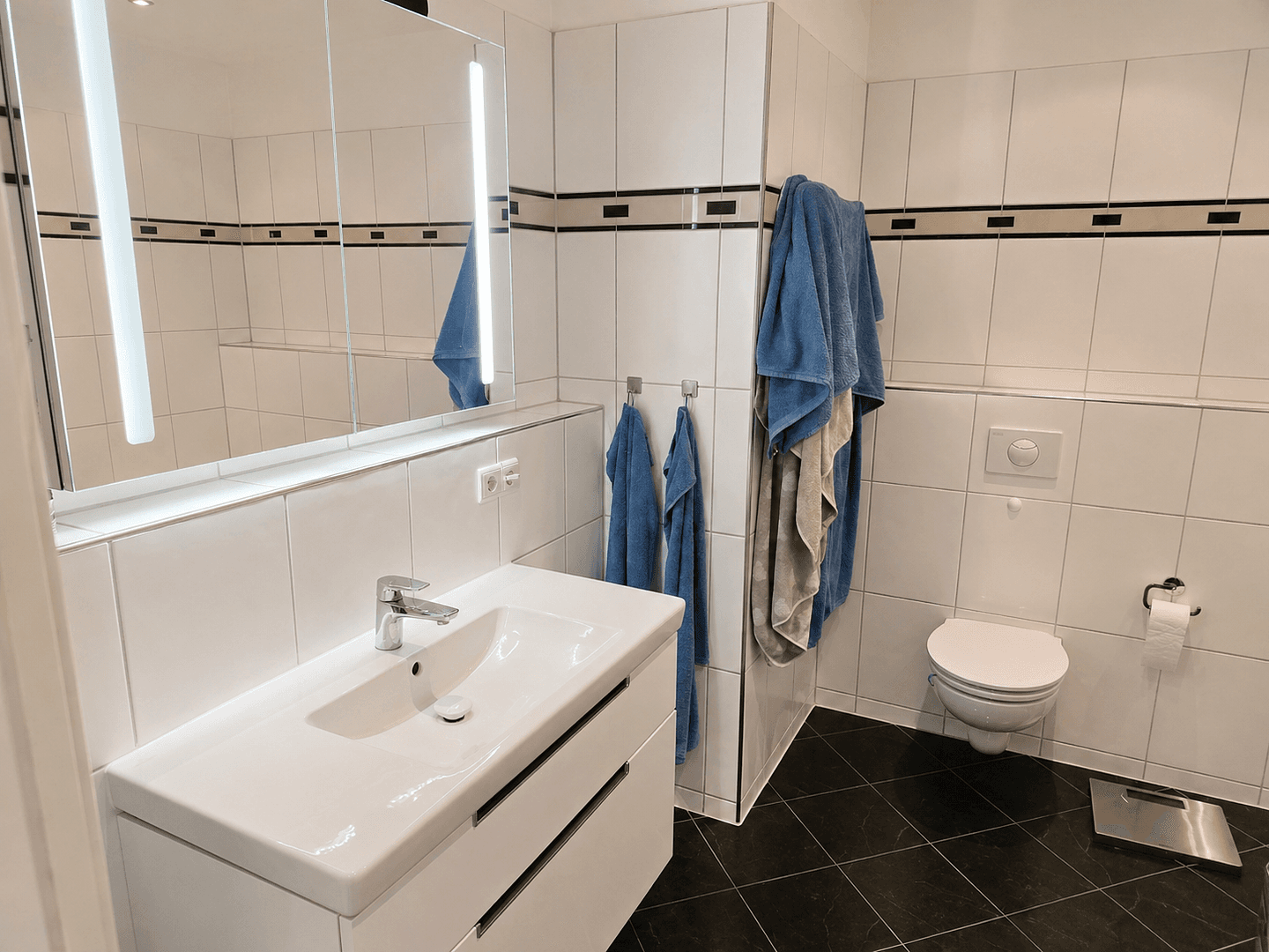 Prodej bytu 3+1 89 m², Frohnauer Weg 5, Hohen Neuendorf, Braniborsko Prodej bytu 3+1 89 m², Frohnauer Weg 5, Hohen Neuendorf, Braniborsko