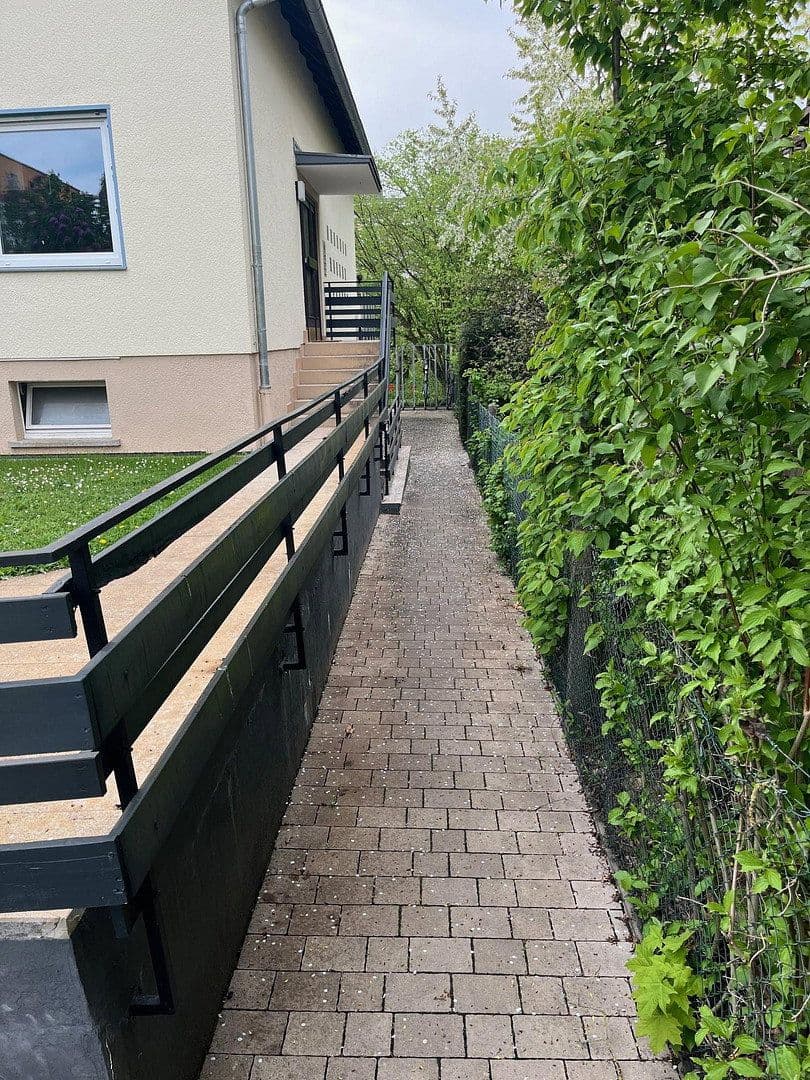 Pronájem bytu 1+1 32 m², Am Unteren Rain 5, Gießen, Hessen Pronájem bytu 1+1 32 m², Am Unteren Rain 5, Gießen, Hessen