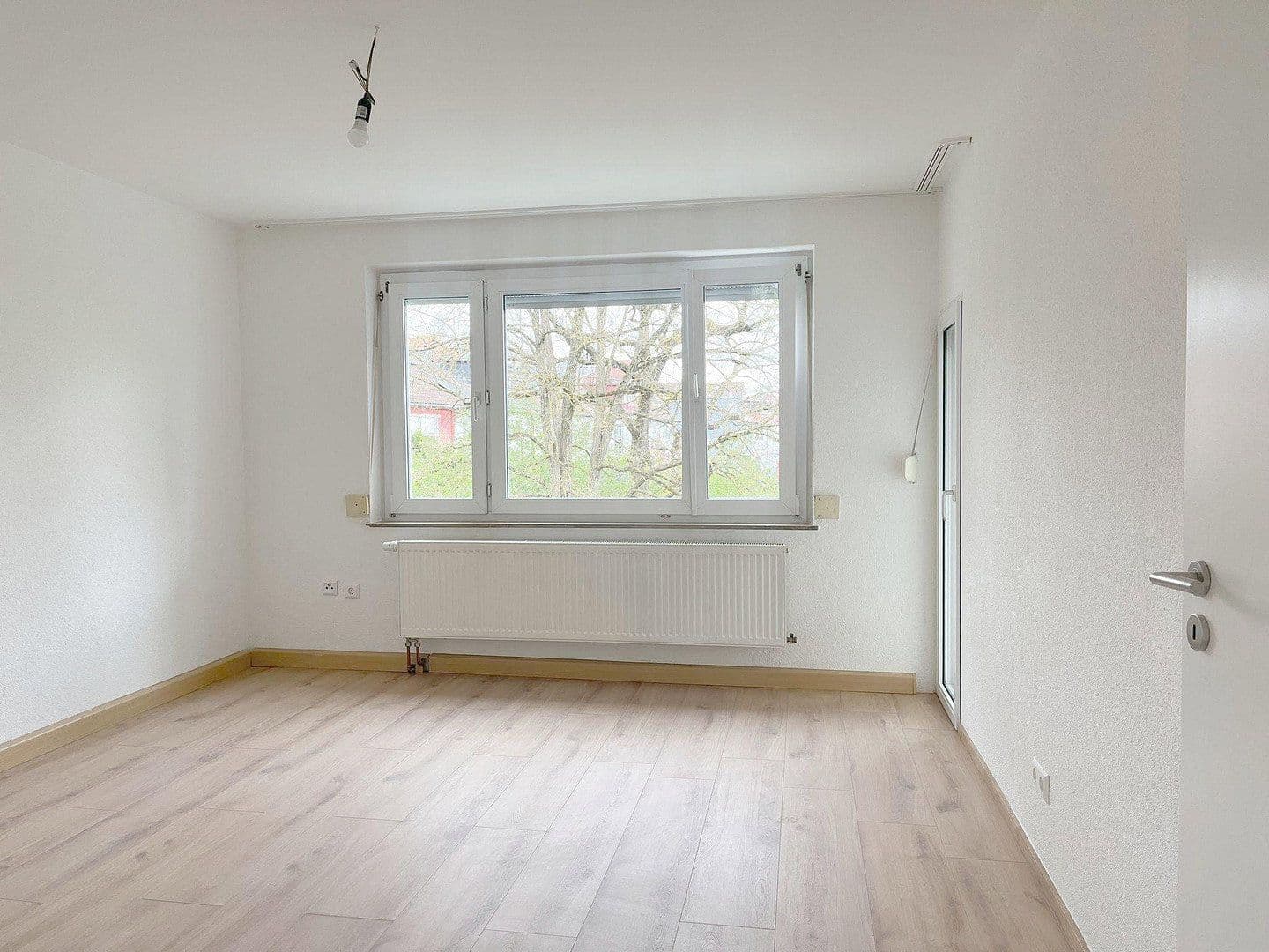 Pronájem bytu 3+1 65 m², Ulm, Bádensko-Württembersko Pronájem bytu 3+1 65 m², Ulm, Bádensko-Württembersko